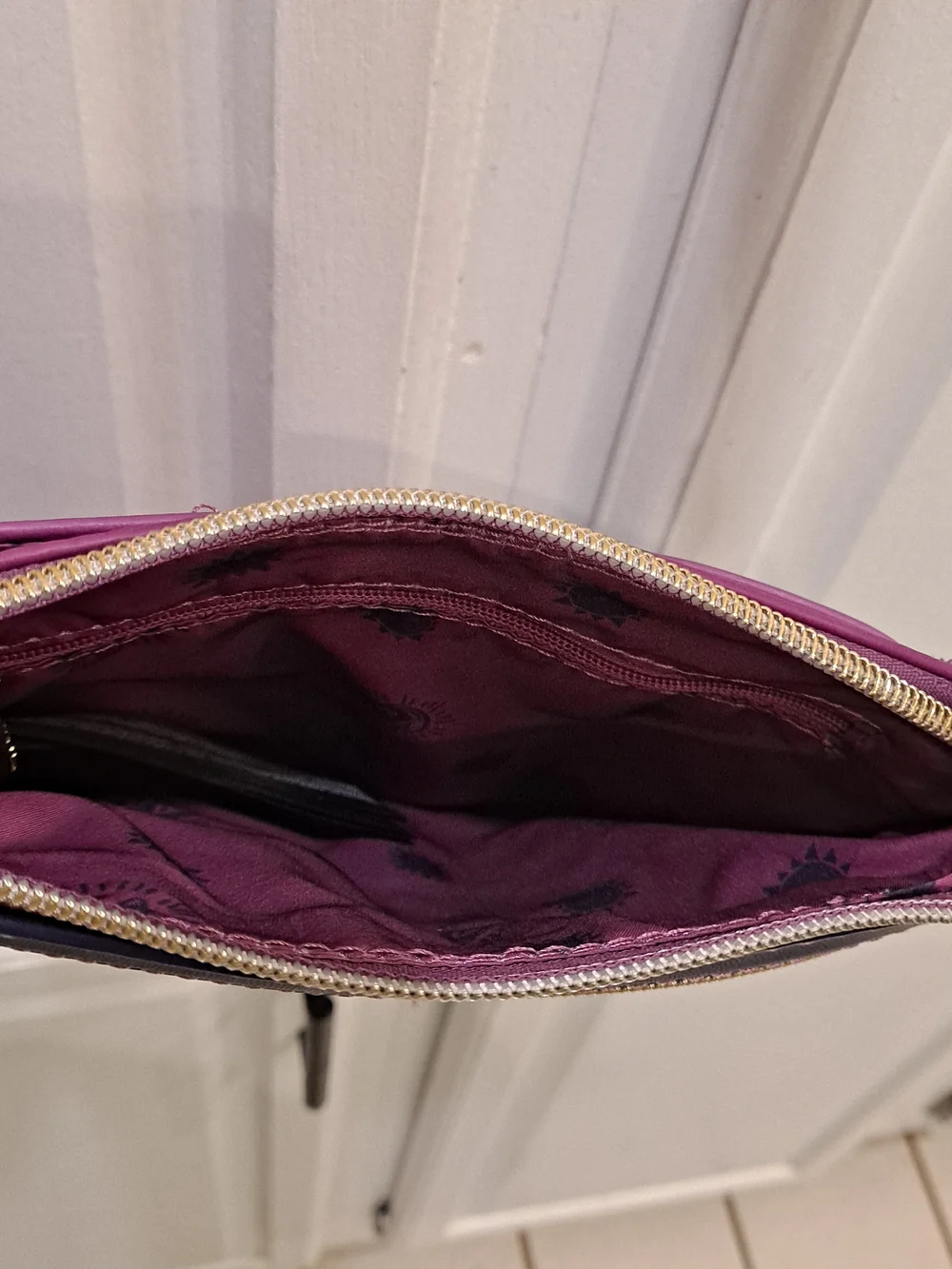 Loungefly Disney Magenta Kevin the Bird & Lion King Family Crossbody Bag - Picture 7 of 11